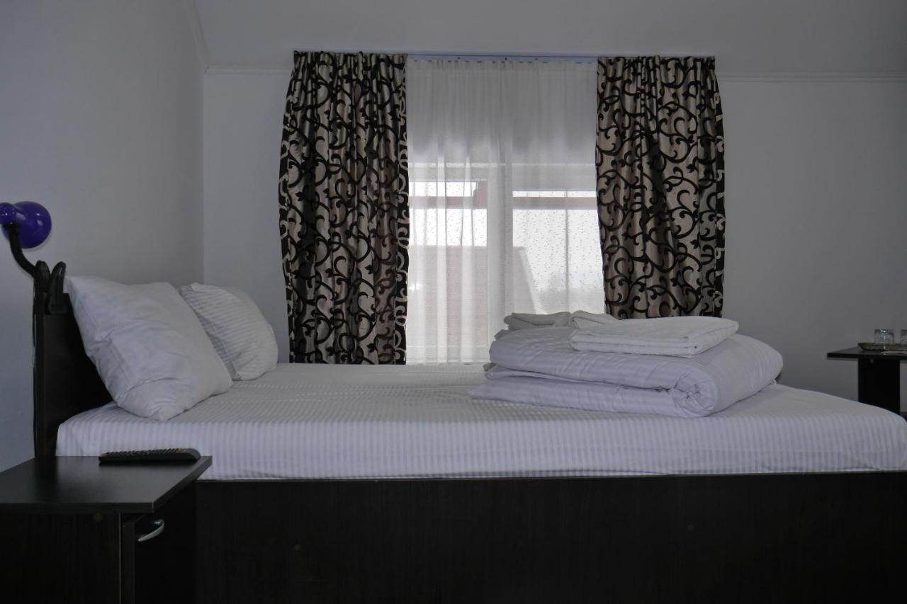 Hotel Floare De Colt Berbesti Exteriér fotografie