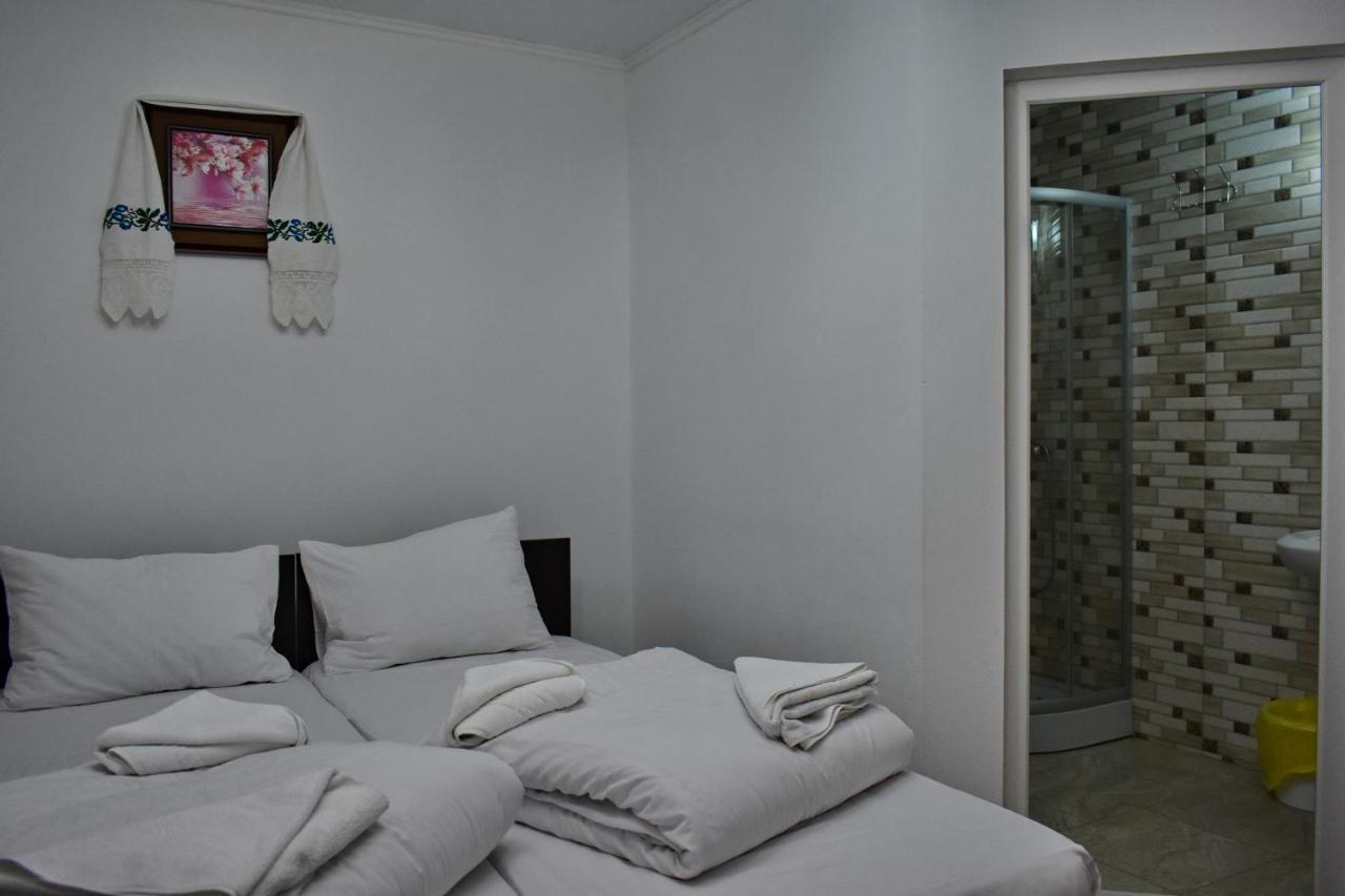 Hotel Floare De Colt Berbesti Exteriér fotografie